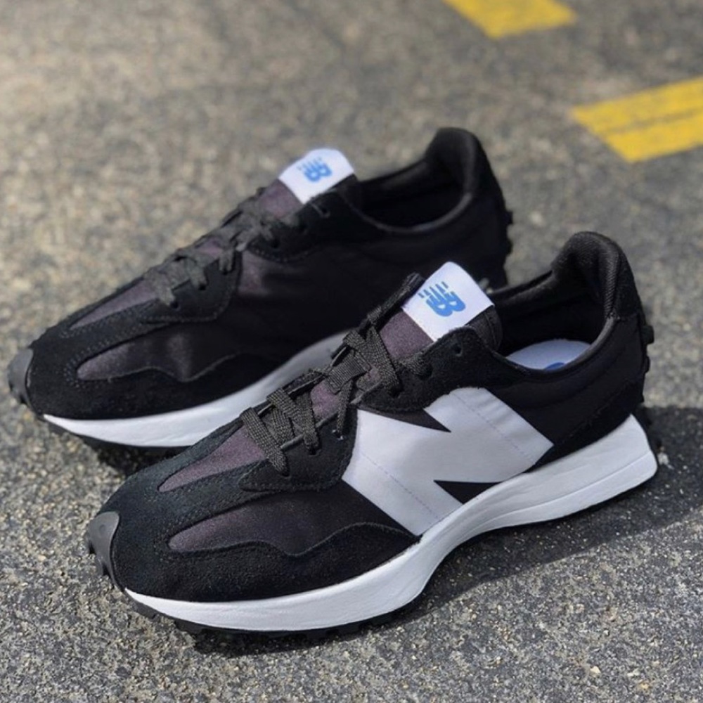 New Balance 327 core sneakers in black (new women’s size8.5) (boy’s size 6.5)